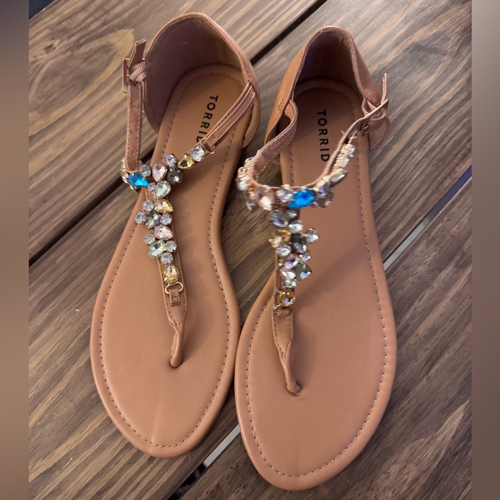 Sandals with jewels